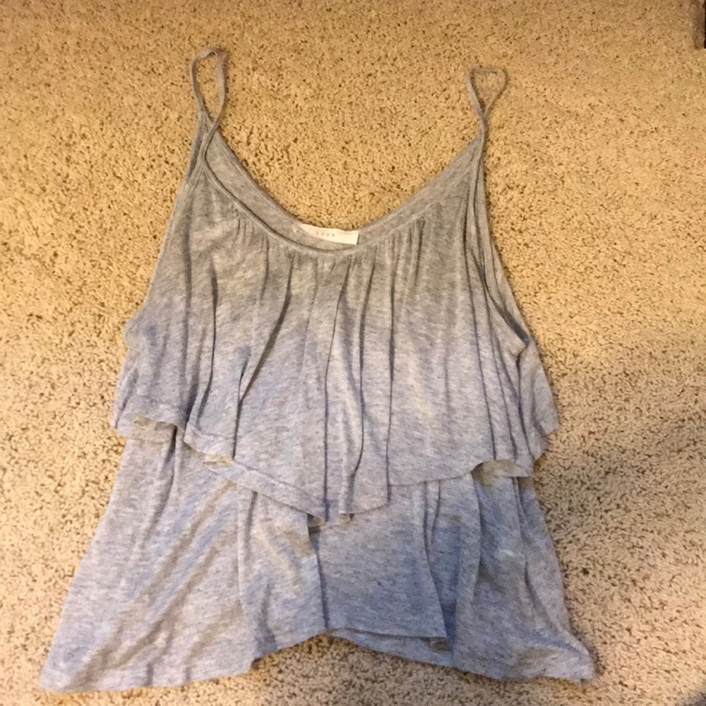 grey tank top